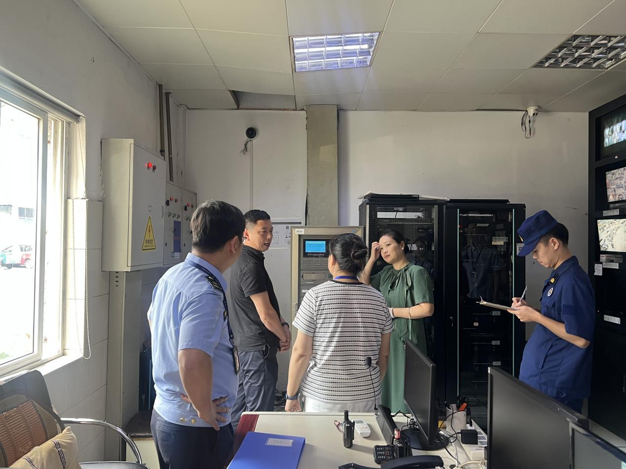 绷紧安全弦，喜迎国庆节——大关街道深入钱江商城开展节前检查