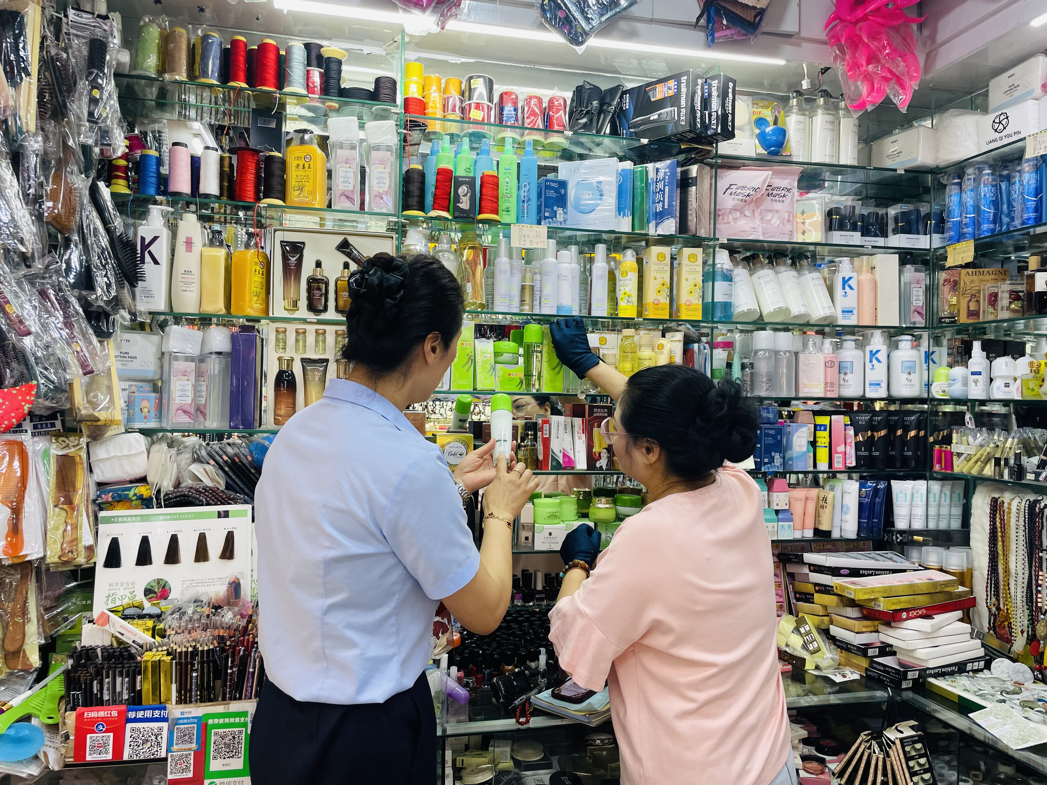 钱江商城开展日化专项检查 守护消费者消费安全