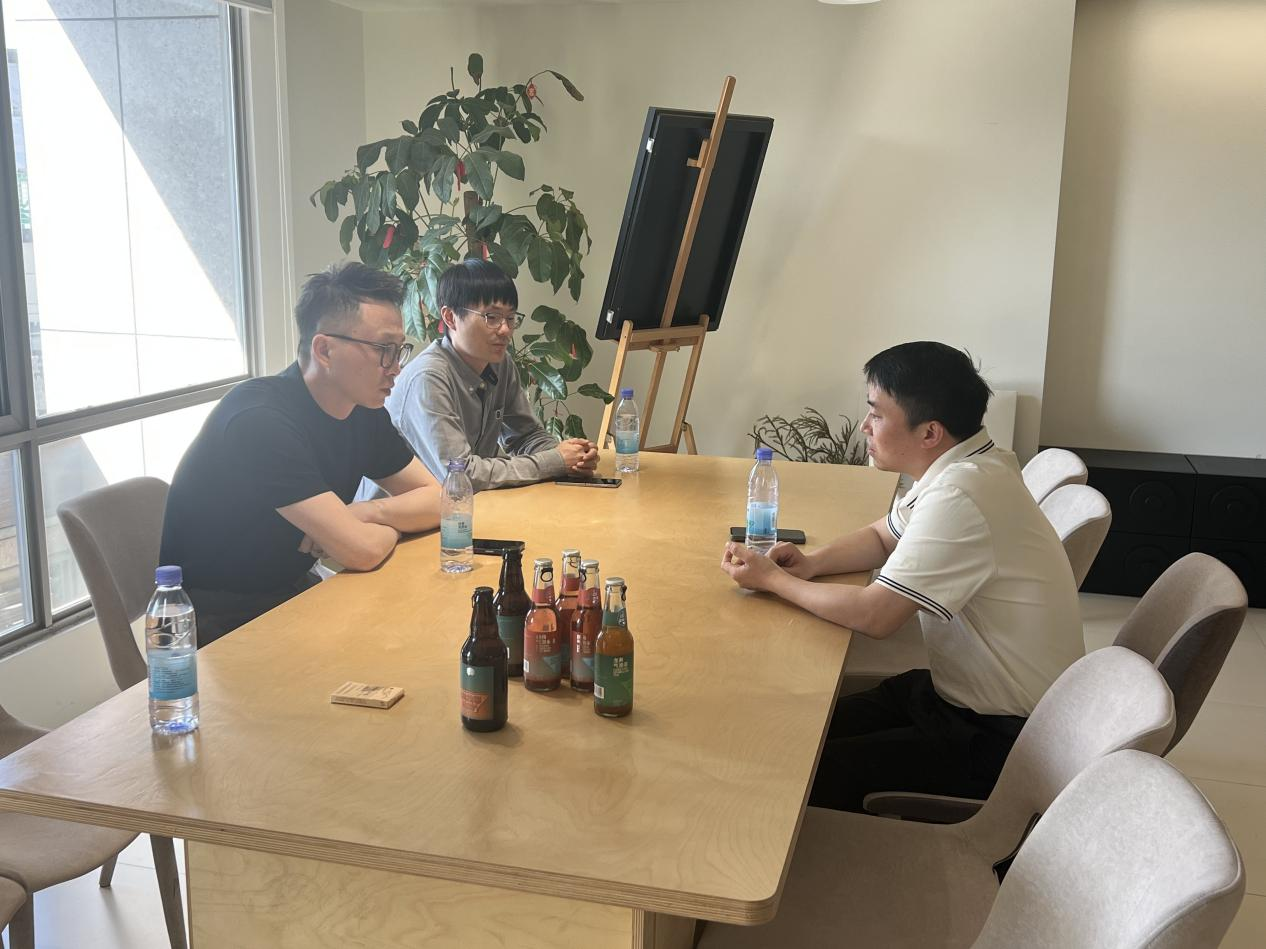 钱江商城管理团队走访武林夜市 共探经济发展新路径